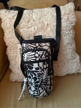 No Boundaries Black & White Floral Crossbody Bottle Bag